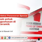 Promo diskon cat tembok Agustusan di Pondok Keramik, dua orang mengecat rumah dengan warna merah putih.