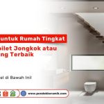 Inspirasi rumah tingkat dengan tangga dan toilet duduk di kamar mandi modern Pondok Keramik.