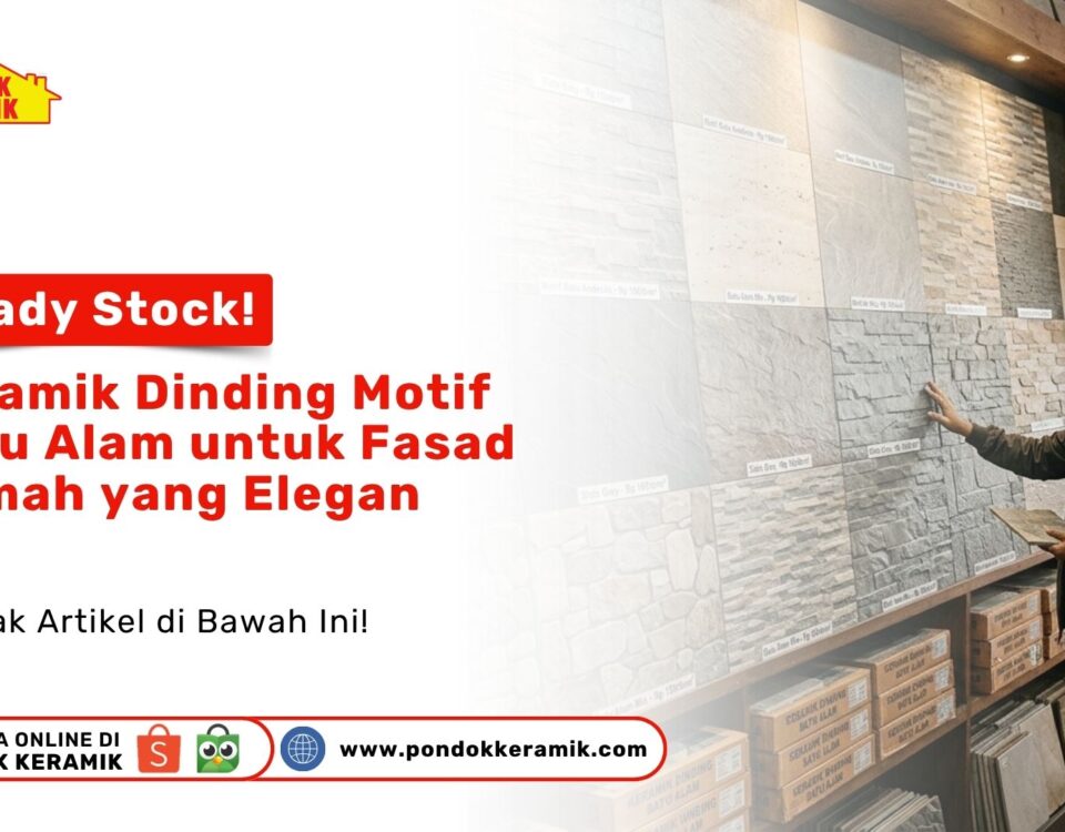 Seorang staf menunjukkan contoh Keramik Dinding Batu Alam timbul bertekstur mewah untuk proyek luar bangunan pada gerai Pondok Keramik