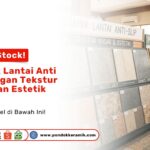 Pengunjung melihat display pada artikel Ready Stock Keramik Lantai anti slip bertekstur kasar estetik Toko Pondok Keramik